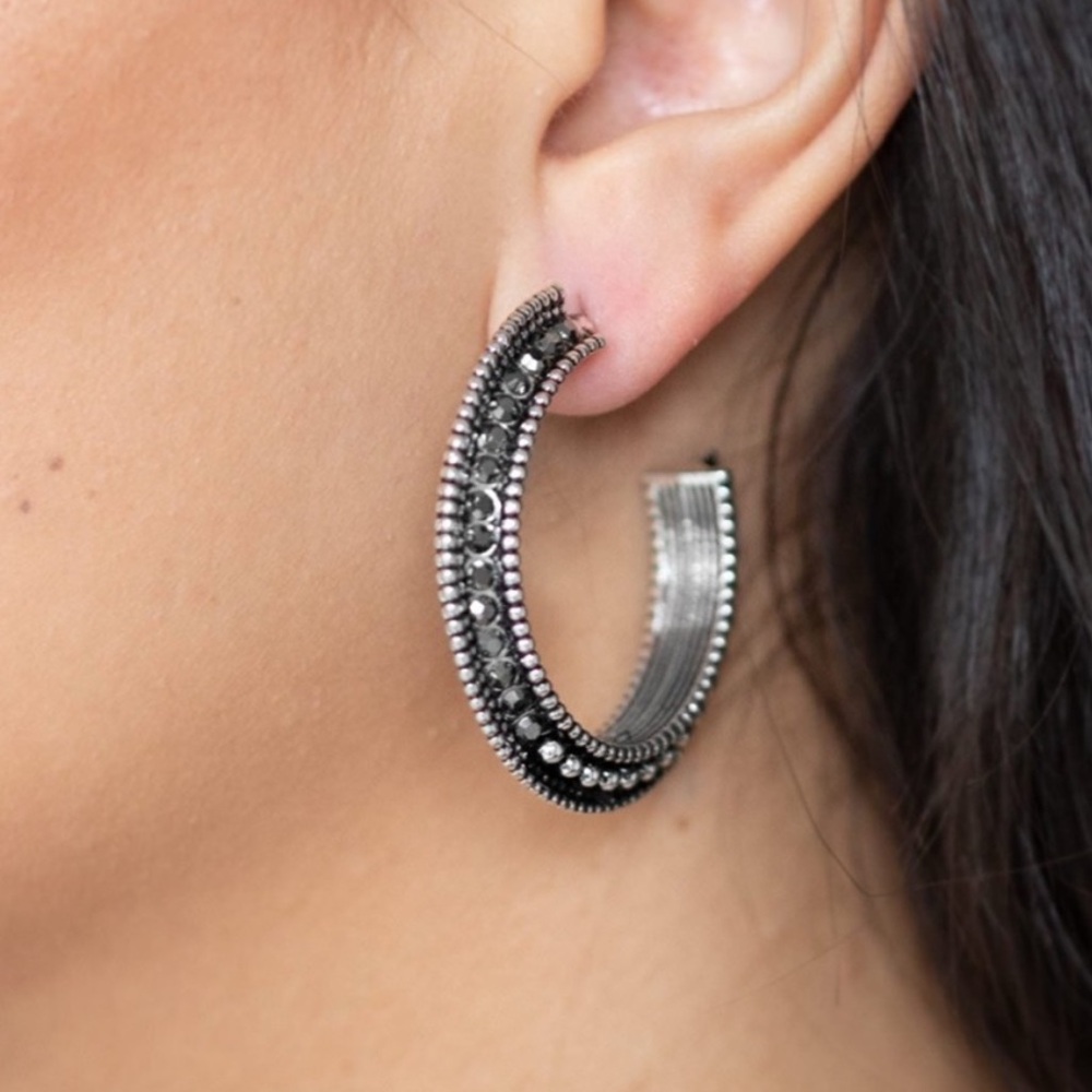✨ Retro Reverberation Rhinestone Hoop Earrings ✨ - Picture 3 of 10
